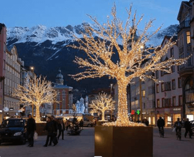 Public plazas, sculptures, or art installations Public plazas, sculptures, or art installations
