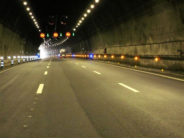 Tunel de somosierra a 1 madrid
